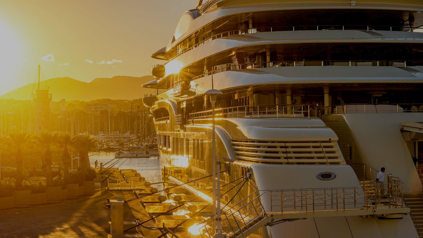 Superyacht – port side